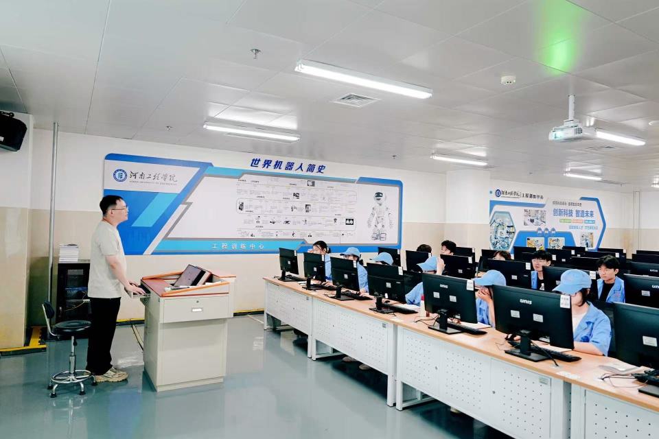 探訪河南工程學(xué)院 如何以產(chǎn)教融合撬動區(qū)域經(jīng)濟升級?